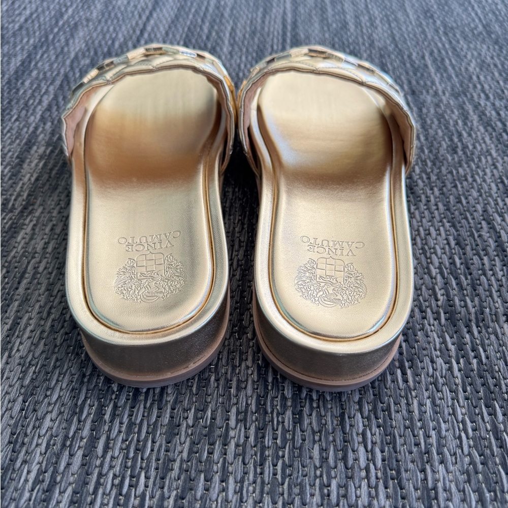 Vince Camuto Kallin Wedge Sandals Gold Egyptian NWT Slides HSN Metallic - Picture 4 of 10